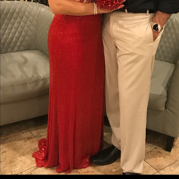 Mac Duggal - Picture 8 of 8